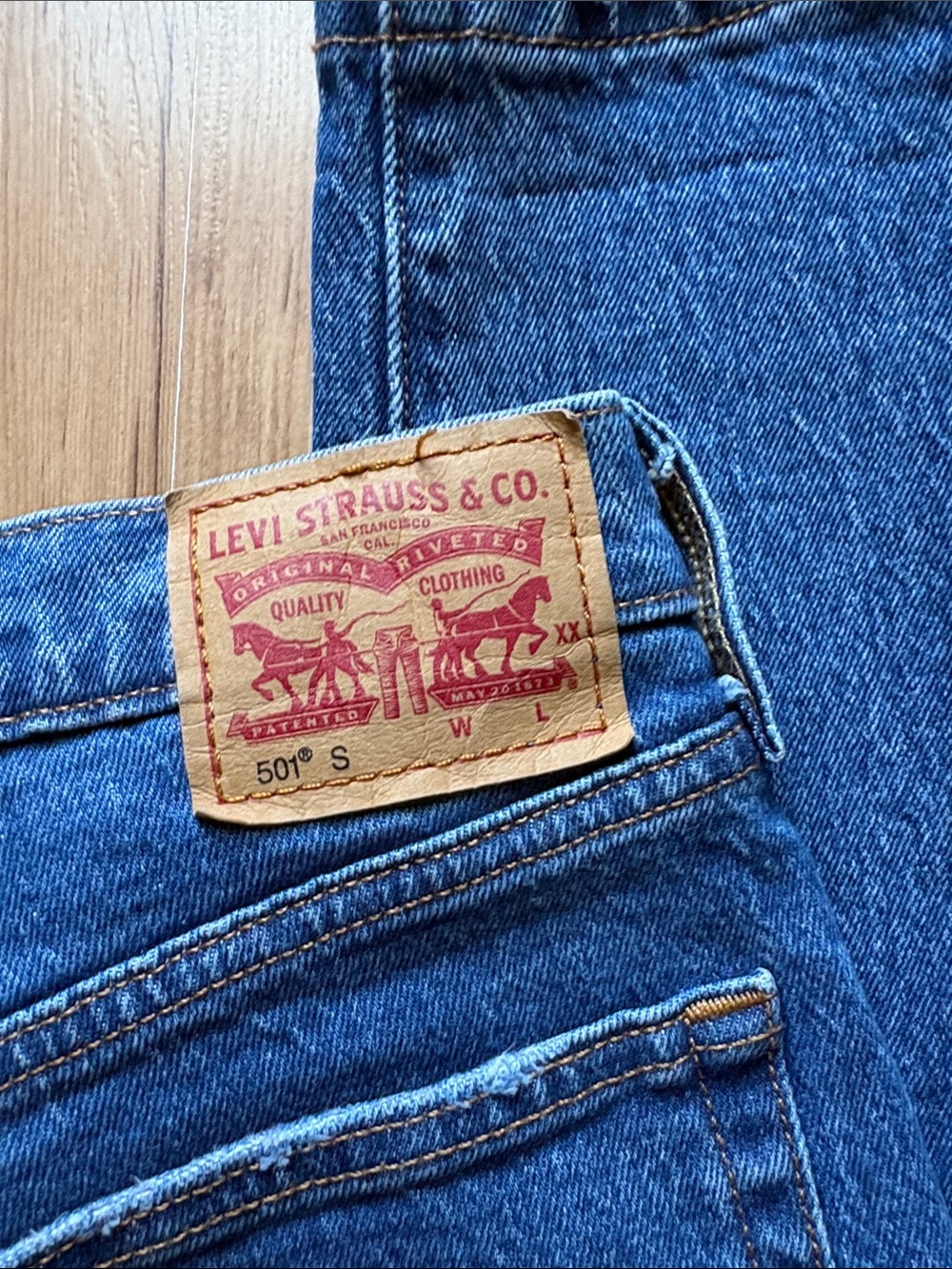 LEVIS 501 Straight Fit Denim Jeans in Medium Blue - Picture 4 of 4